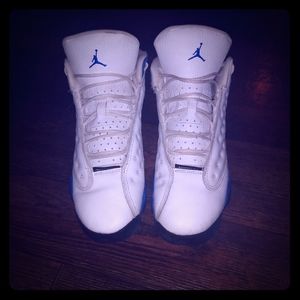 air jordan 13 retro hyper royal.